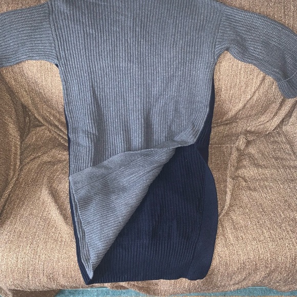 Cuffed sleeve turtleneck tunic - Picture 5 of 7